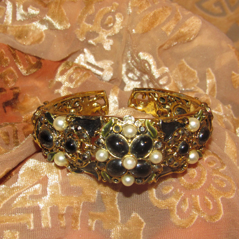 Black Crystal and Pearl  Enamelled Bracelet